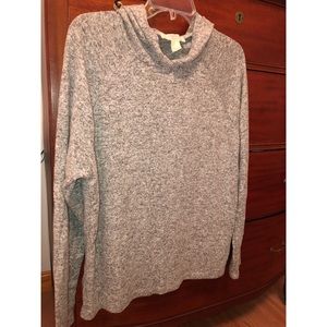 A light & flowy hoodie